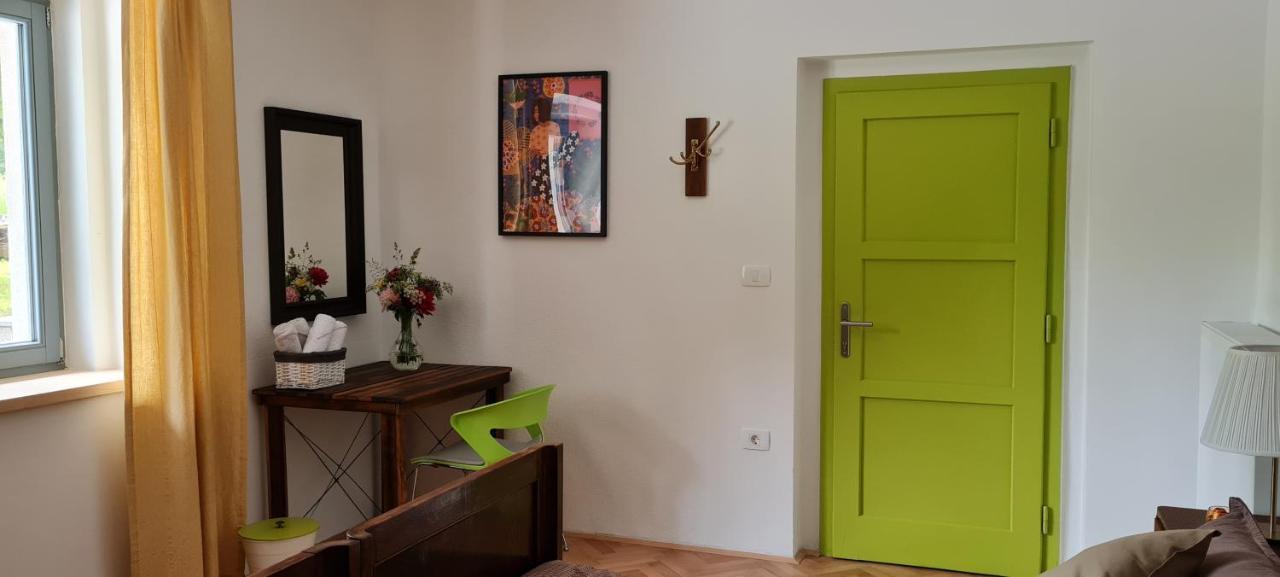 Nona Bb Bed & Breakfast Postojna Exterior photo